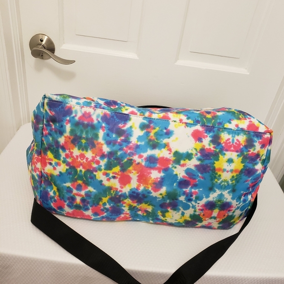 Steve Madden Bnick Large Tie Dye Print Gym/Travel Bag - Picture 5 of 9